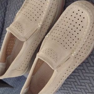 Women's Cream Loafers
